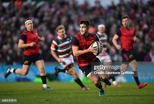 Conor Murray of Munster in action during the European Rugby Champions Cup match between Leicester Tigers and Munster Rugby on December 17, 2016 in...