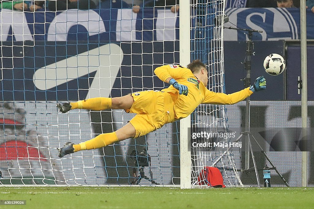 FC Schalke 04 v SC Freiburg - Bundesliga