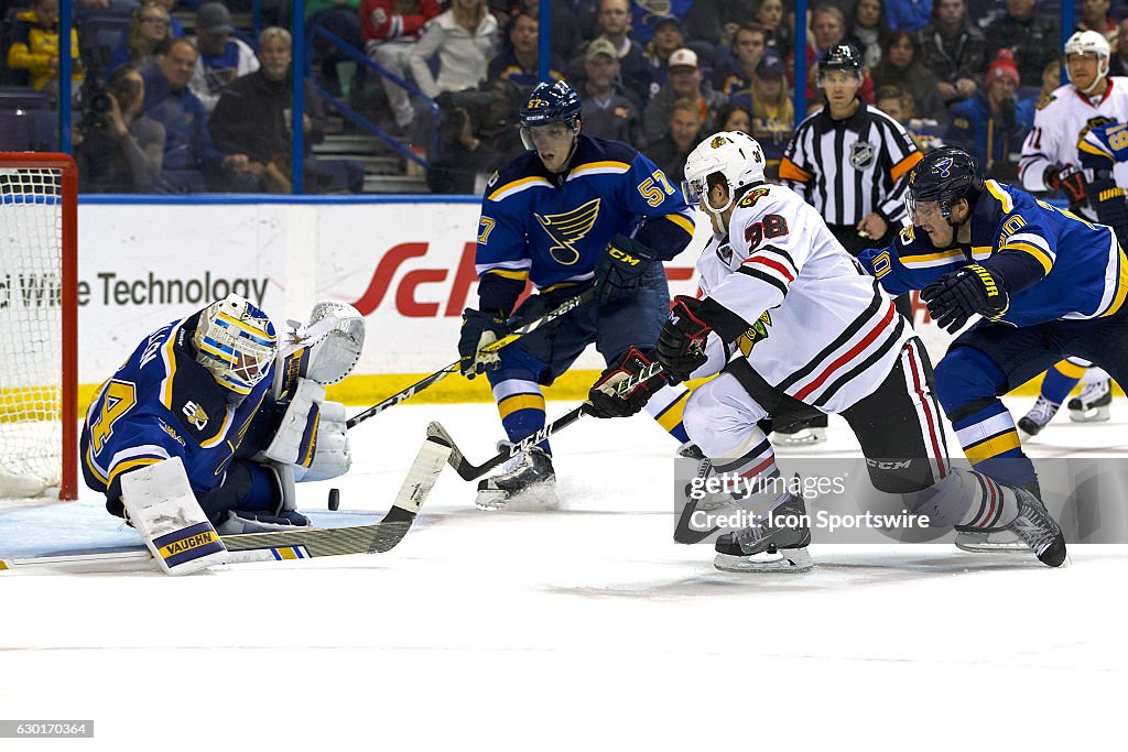 NHL: DEC 17 Blackhawks at Blues