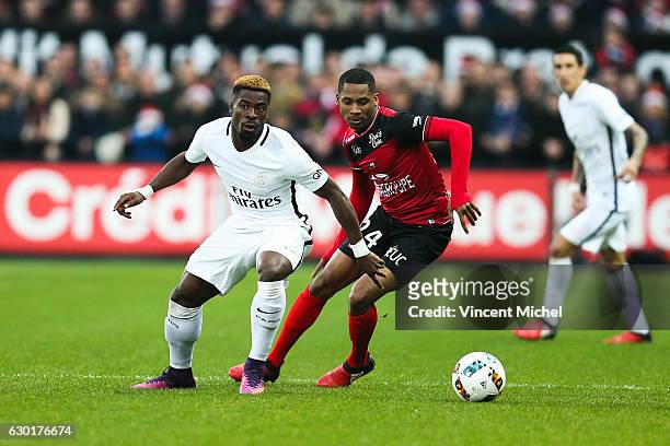 Serge Aurier of Paris Saint Germain and Marcus Coco of Guingamp during the French Ligue 1 match between Guingamp and Paris Saint Germain at Stade du...