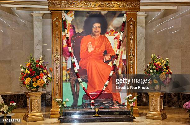377 Sathya Sai Baba Photos and Premium High Res Pictures - Getty Images