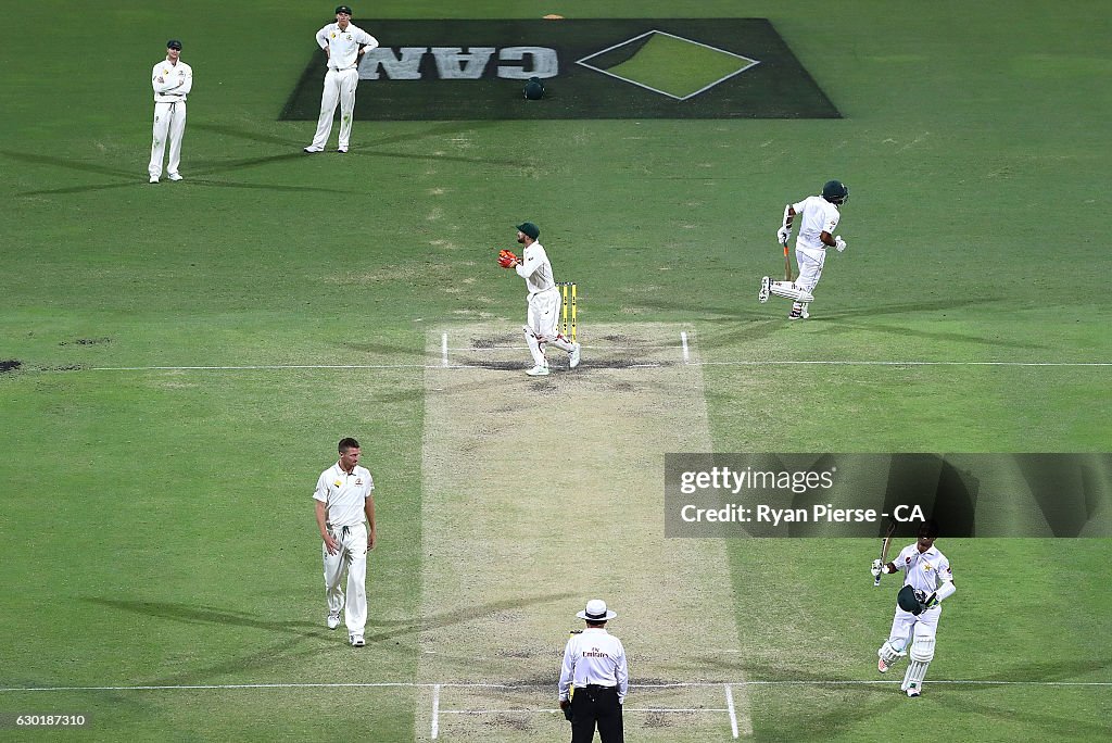 Australia v Pakistan - 1st Test: Day 4