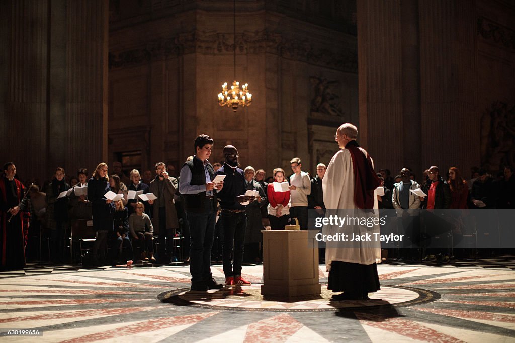 A Syrian Refugee Boy Lights The Christmas Candles At St Paul's Cathedral