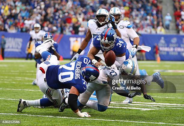 Shane Vereen of the New York Giants fumbles the ball against the Detroit Lions during their game at MetLife Stadium on December 18, 2016 in East...