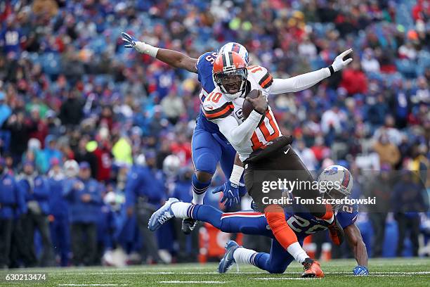 Robert Griffin III of the Cleveland Browns runs the ball against the Buffalo Bills during the second half at New Era Field on December 18, 2016 in...