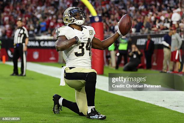 Tim Hightower Tim Hightower Saints Photos and Premium High Res Pictures - Getty Images