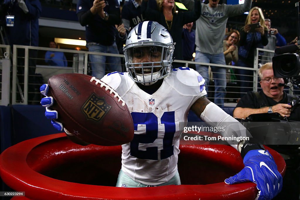 Tampa Bay Buccaneers v Dallas Cowboys