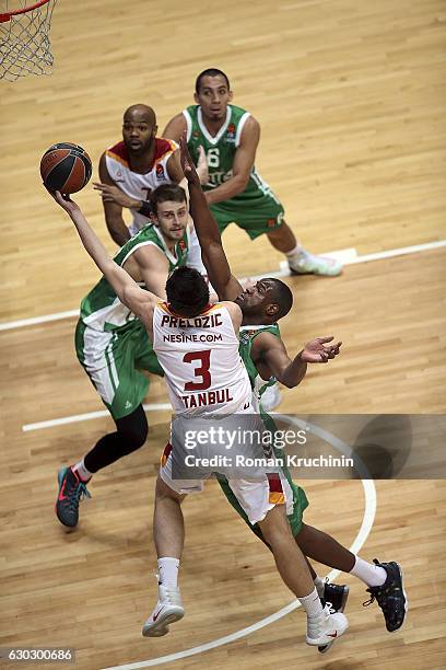 Emir Preldzic, #3 of Galatasaray Odeabank Istanbul competes with Latavious Williams, #22 of Unics Kazan during the 2016/2017 Turkish Airlines...