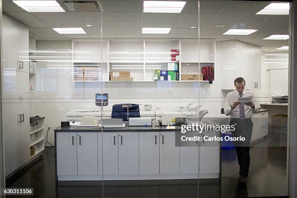Copy Machine Shop Copier Room Photos and Premium High Res Pictures - Getty Images