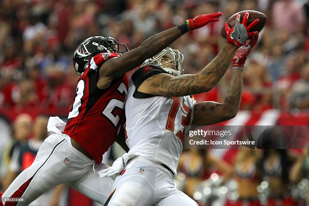 NFL: SEP 11 Buccaneers at Falcons