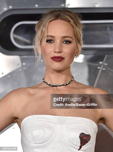 Actress Jennifer Lawrence arrives at the premiere of Columbia Pictures' 'Passengers' at Regency Village Theatre on December 14, 2016 in Westwood,...