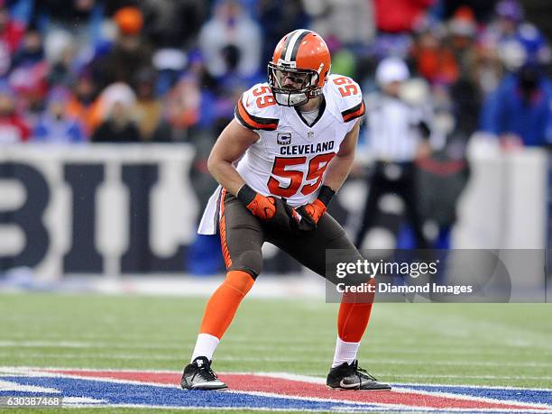 Linebacker Tank Carder of the Cleveland Browns awaits the kickoff during a game against the Buffalo Bills on December 16, 2016 at New Era Field in...