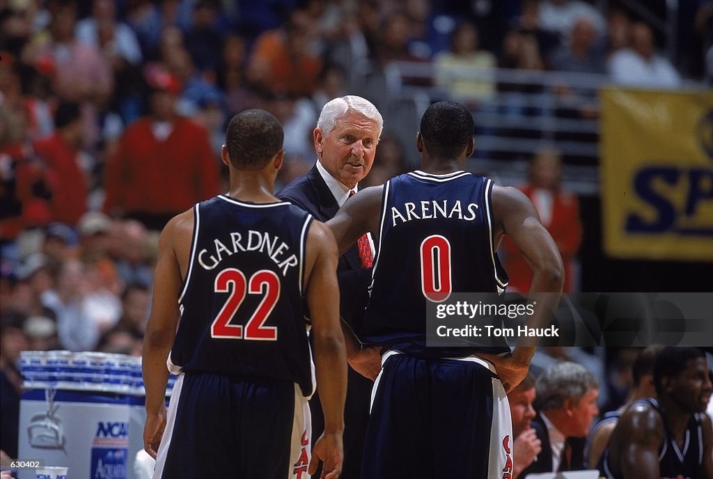 Lute Olson, Jason Gardner #22, Gilbert Arenas #0