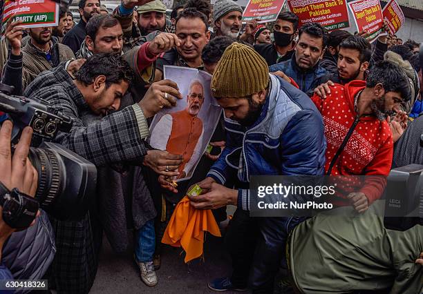 Sheikh Rasheed Supporters 153 Abdul Rashid Sheikh Stock Photos, High-Res Pictures, and Images ...