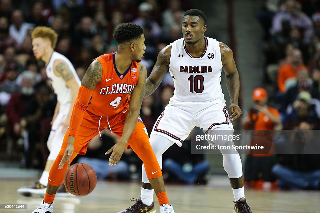 NCAA BASKETBALL: DEC 21 Clemson at South Carolina