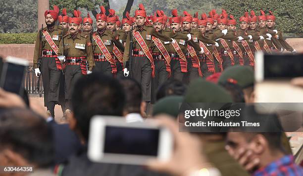 Jammu And Kashmir Light Infantry Photos and Premium High Res Pictures