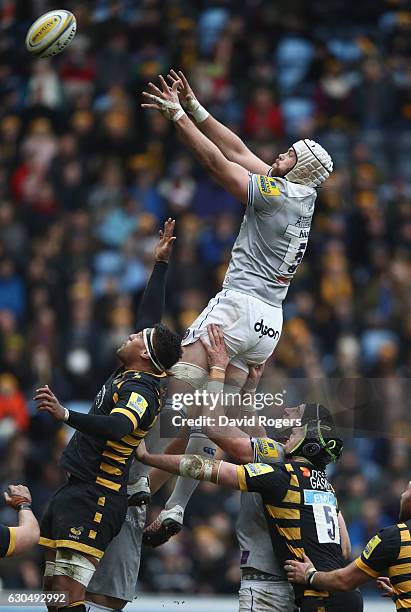 Dave Attwood of Bath wins the lineout ball during the Aviva Premiership match between Wasps and Bath Rugby at The Ricoh Arena on December 24, 2016 in...