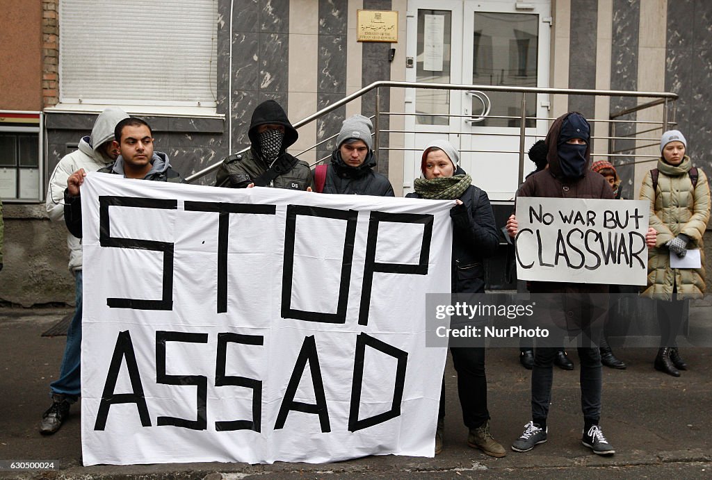 Protest in front the Syrian embassy in Kiev