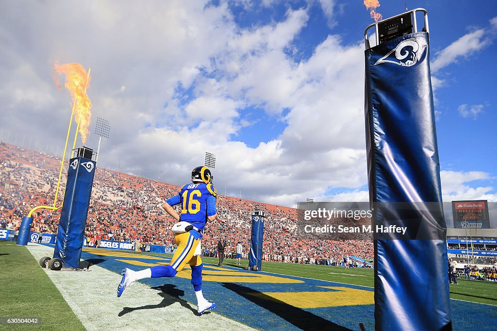 San Francisco 49ers v Los Angeles Rams