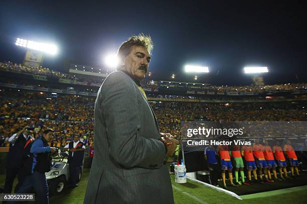 Ricardo La Volpe coach of America gets in the field prior the Final second leg match between Tigres UANL and America as part of the Torneo Apertura...