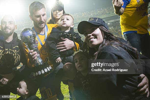 Andre Gignac of Tigres celebrates with his family after the Final second leg match between Tigres UANL and America as part of the Torneo Apertura...