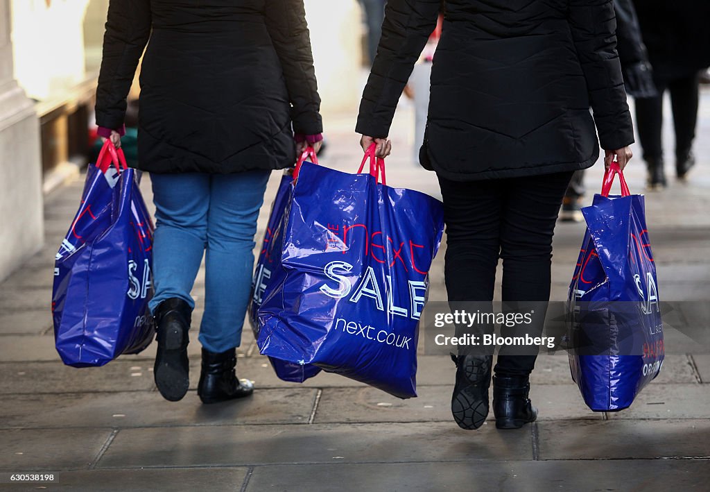 First Day Of Post-Christmas Retail Sales As Consumer Confidence Falls To Its Lowest Level Since July