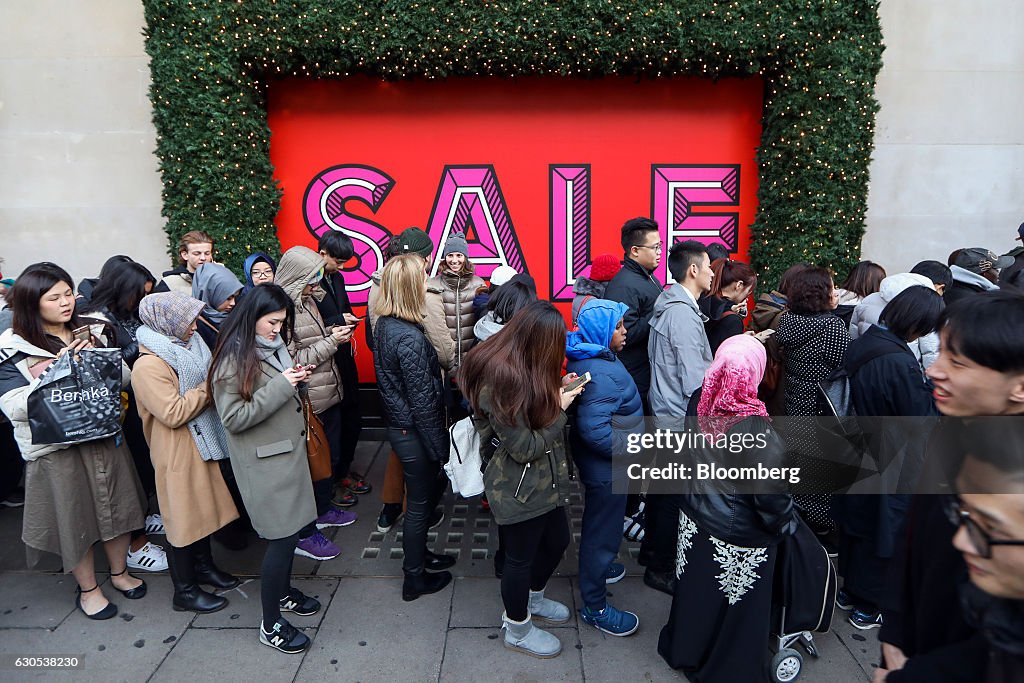 First Day Of Post-Christmas Retail Sales As Consumer Confidence Falls To Its Lowest Level Since July