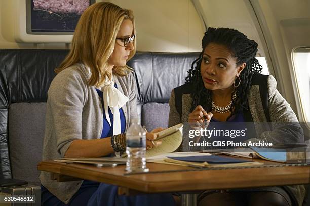 The Detour"--When Elizabeth and her staff fly to Africa to offer development aid to the continent, they are caught by surprise when the Chinese...