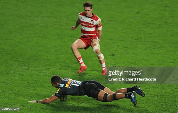 Joe Marchant of Harlequins scores their first try during the Aviva Premiership Big Game 9 match between Harlequins and Gloucester Rugby at Twickenham...