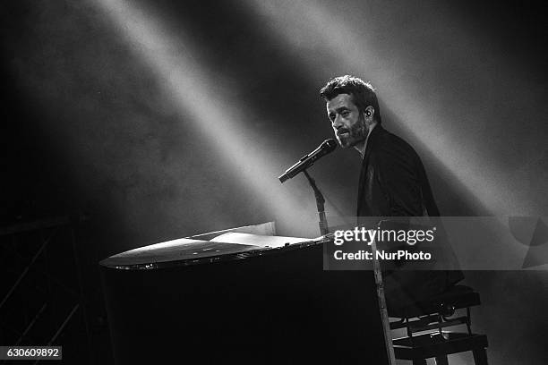 Italian singer Daniele Silvestri performs live in concert at Auditorium Parco della Musica on December 27, 2016 in Rome, Italy.