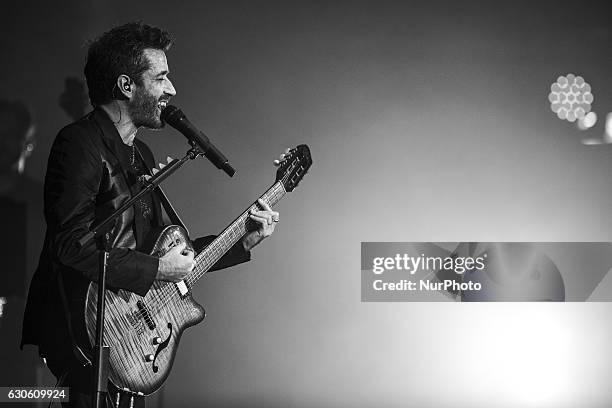 Italian singer Daniele Silvestri performs live in concert at Auditorium Parco della Musica on December 27, 2016 in Rome, Italy.