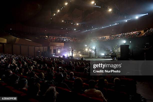 Italian singer Daniele Silvestri performs live in concert at Auditorium Parco della Musica on December 27, 2016 in Rome, Italy.