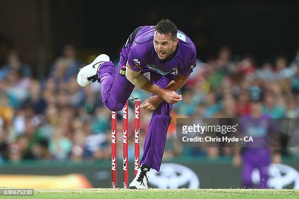 Shaun Tait of the Hurricanes bowl during the Big Bash League between the Brisbane Heat and Hobart Hurricanes at The Gabba on December 30, 2016 in...