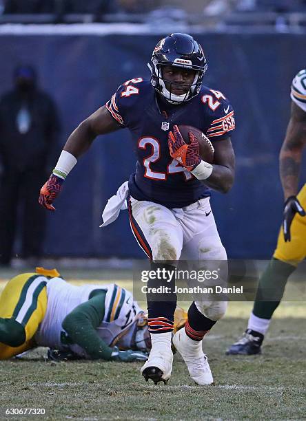 Jordan Howard of the Chicago Bears runs against the Green Bay Packers at Soldier Field on December 18, 2016 in Chicago, Illinois. The Packers...