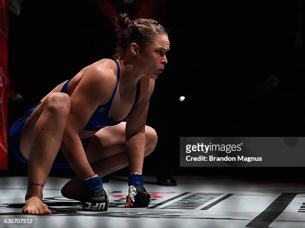 Ronda Rousey prepares to face Amanda Nunes in their UFC bantmaweight championship bout during the UFC 207 event at T-Mobile Arena on December 30,...
