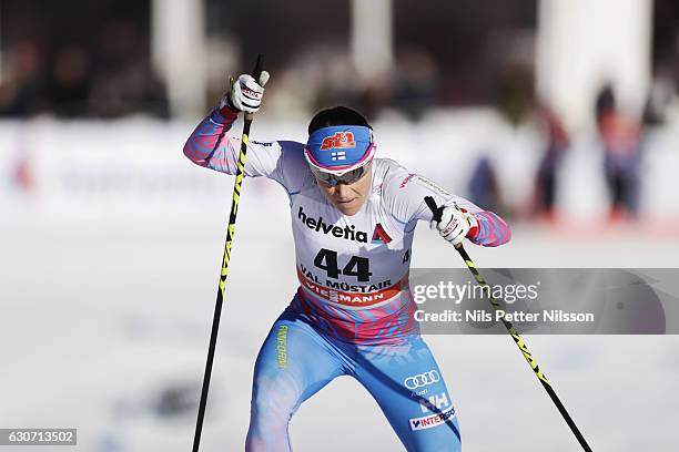 Aino-Kaisa Saarinen of Finland competes during the women's Sprint F race on December 31, 2016 in Val Mustair, Switzerland.