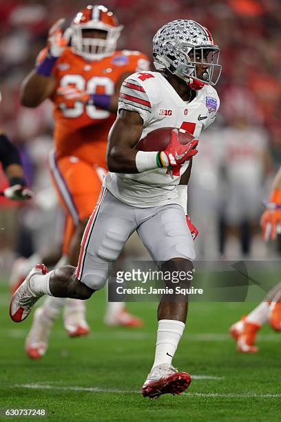 Curtis Samuel of the Ohio State Buckeyes runs up field during the first half of the 2016 PlayStation Fiesta Bowl against the Clemson Tigers at...