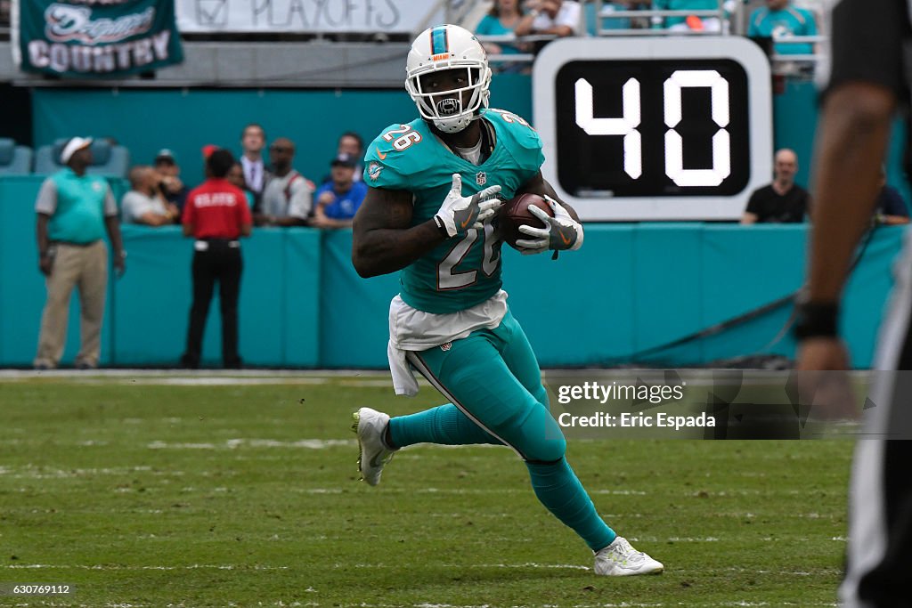 New England Patriots v Miami Dolphins