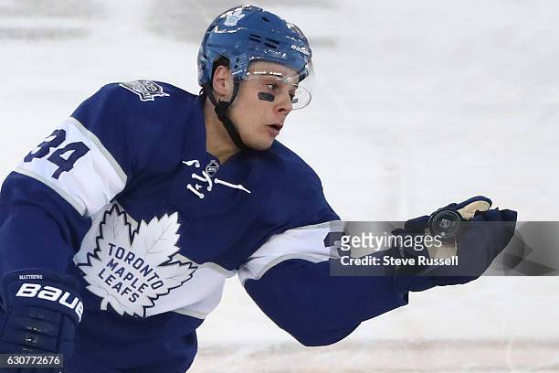 Toronto Maple Leafs center Auston Matthews catches a loose puck as the Toronto Maple Leafs play the Detroit Red Wings alumni in the Centennial...