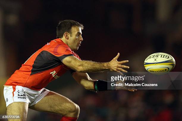 Neil De Kock of Saracens catches the ball during the Aviva Premiership match between Leicester Tigers and Saracens at Welford Road on January 1, 2017...