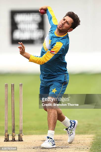 Yasir Shah bowls during Pakistan team training at SCG on January 2, 2017 in Sydney, Australia.