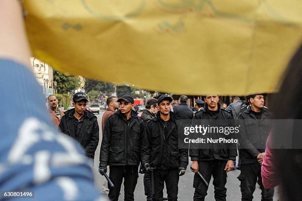 Clashes between Protesters the decision to hand over control of two islands &quot; tiran and sanafir &quot; to Saudi Arabia and the police in front...