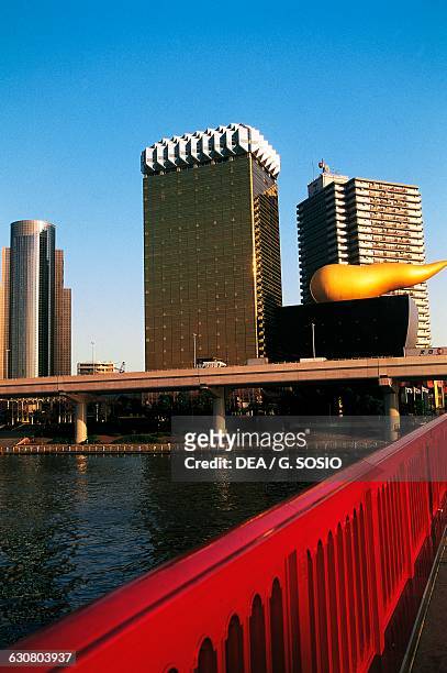 Asahi Beer hall along the Sumida river architect Philippe Starck, Tokyo, Kanto. Japan, 20th century.