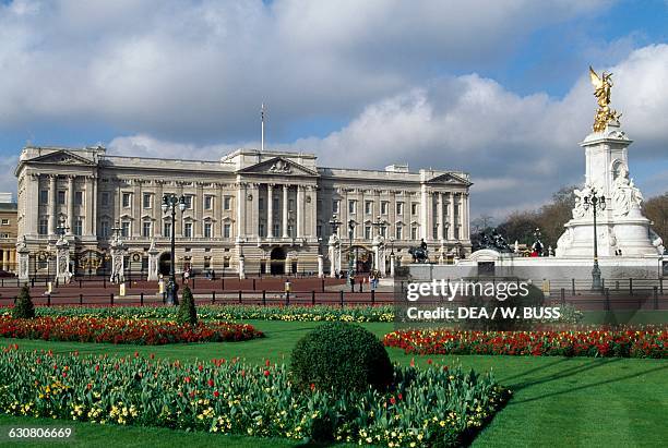 Buckingham Palace, London residence of the reigning monarch of the United Kingdom, London, England, United Kingdom.