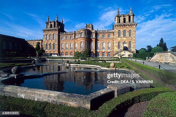 View of di Blenheim Palace from the Water Terrace, 1705-1722, architect John Vanbrugh , Woodstock, England. United Kingdom, 18th century.