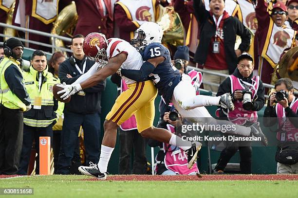 Wide receiver Darreus Rogers of the USC Trojans makes a 3-yard touchdown reception against cornerback Grant Haley of the Penn State Nittany Lions in...