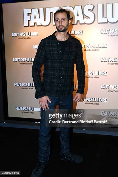 Actor Arie Elmaleh attends the 'Faut pas lui dire' Paris Premiere at UGC Cine Cite Bercy on January 2, 2017 in Paris, France.