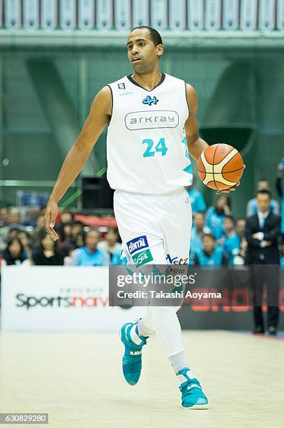 Lawrence Hill of the Kyoto Hannaryz dribbles the ball during the B. League game between Yokohama B-Corsairs and Kyoto Hannaryz at Yokohama...