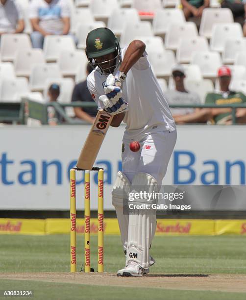 Vernon Philander of South Africa during day 2 of the 2nd test between South Africa and Sri Lanka at PPC Newlands on January 03, 2107 in Cape Town,...