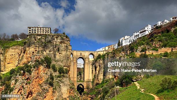 puente nuevo bridge in ronda, andalusia - ronda fotografías e imágenes de stock